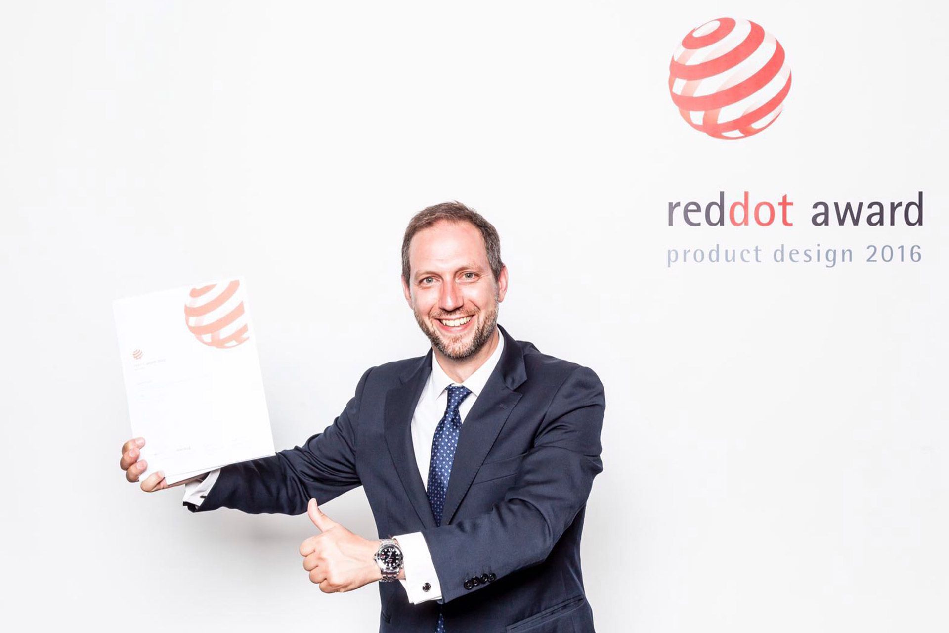 "Red Dot" award 